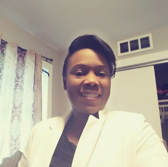 Meet your Posher, Gilberte - Picture 1 of 1